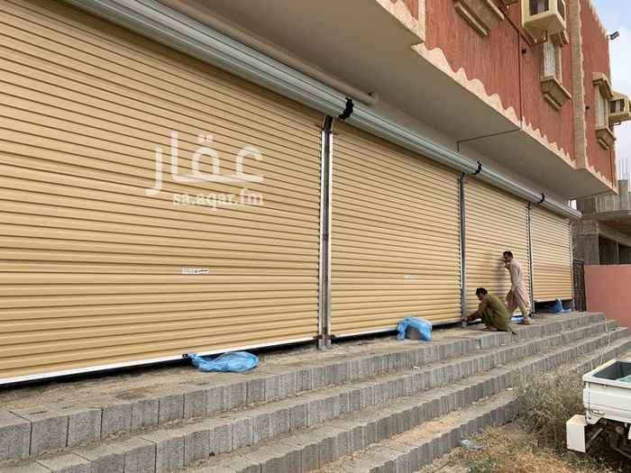 1516222 توجد اربع محلات مساحة اثنين منها 24.8 م والاثنين البقية 30.4م
سعر المحل الواحد 600 ريال في الشهر مع امكانية فتح المحلات على بعضها في حالة رغبة المستأجر في استئجارها كمحل واحد. المحل ما زال تحت التشطيب. توجد عداد مستقل لكل محل.
المحلات تقع على الشارع المختصر والذي يربط الخشابية بطريق ابو عريش - جيزان