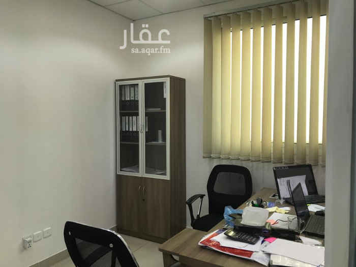 1461846 للتقبيل مكتب مفروش وجاهز مساحته 95 متر
المكتب مقسم بقواطع زجاجية الى الإستقبال وغرف اجتماعات والمبيعات والمحاسبة والادارة والمدير العام
المكتب للتقبيل بدون أجهزة الكمبيوتر وسبب التقبيل الإنتقال الى مكتب أخر
المكتب مقسم الى غرف محاسبة ومبيعات وإدارة والمدير العام ومطبخ ودورات مياه
إجمالي المكاتب 8
