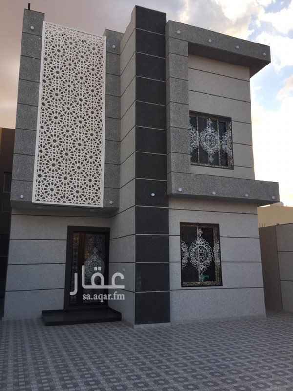 1298905 *للبيع دبلكس بالشفاء نظام مودرن*
مساحة : 400 م
شارع : 15 م شمالي
مسطح 415 متر مربع
حره تقبل جميع البنوك
ضمان على السباكة والكهرباء
واجهة كسر رخام
تتكون من :
مجلس رجال + مغاسل رخام ودورة مياة
صـالة مفتوحه + مجلس نساء + مغاسل رخام ودورة مياة
غرفة نوم بدورة مياة + مطبخ ومستودع
حوش أمامي مع مدخل سيارة + حوش خلفي
الدور العلوي :
4 غرف نوم + 3 دورات مياة + صاله مفتوحه + صاله + بوفيه
*تاسيس مصعد*
الموقع
1649
https://goo.gl/maps/QHx9fQsmJWs