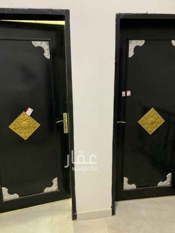 1516228 شقة جديدة ثلاث غرف وصالة حي المونسية للايجار السنوي دفعتين كامل الشقة اسقف جبسية مدخلين للرجال والنساء عداد كهرباء مستقل