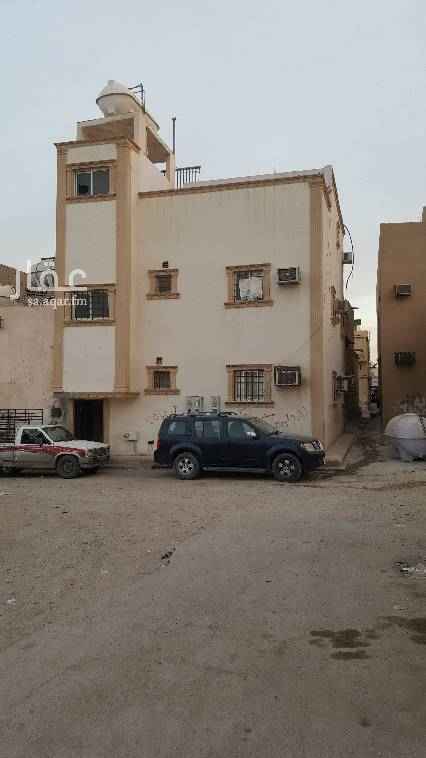 1649354 يوجد غرفتين عزاب بالسطح بناء صبه للايجار:
1- غرفة متوسطه + حمام + مطبخ . 5300ريال بالسنة.
2- غرفة صغير + حمام . 3800ريال بالسنة.
قيمة الايجار شامل الماء فقط.