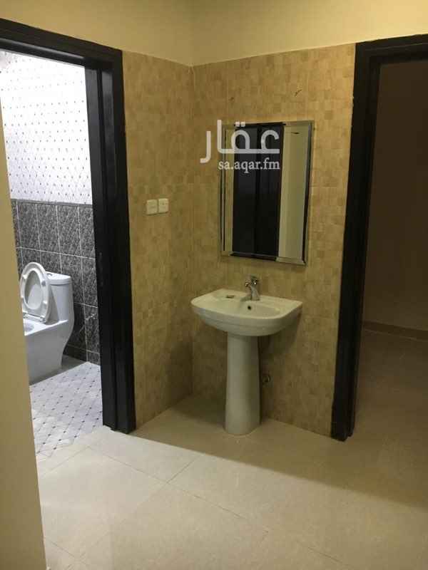1506395 مجلس 4*6 + غرفه نوم ريئسيه 4*6 بدوره مياه ريئيسيه + صاله + مطبخ + غرفه نوم 4*4 + دوره مياه + غرفه غسيل + غرفه للخادمه بدوره مياه مستقل + 5 مكيفات اسبيلت جميع الشقه راكب مكيفات .
