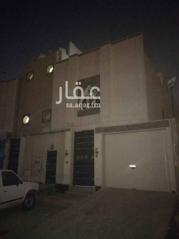 1351011 فلا دبلكس
الدور الارضي :
مجلس ومقلط وصاله ومطبخ راكب وثنين دورة مياة
الدور العلوي :
خمس غرف نوم وثلاث دوراة مياة
بايكة سيارة غرفة سائق وبها مكيفات سبلت راكبه .