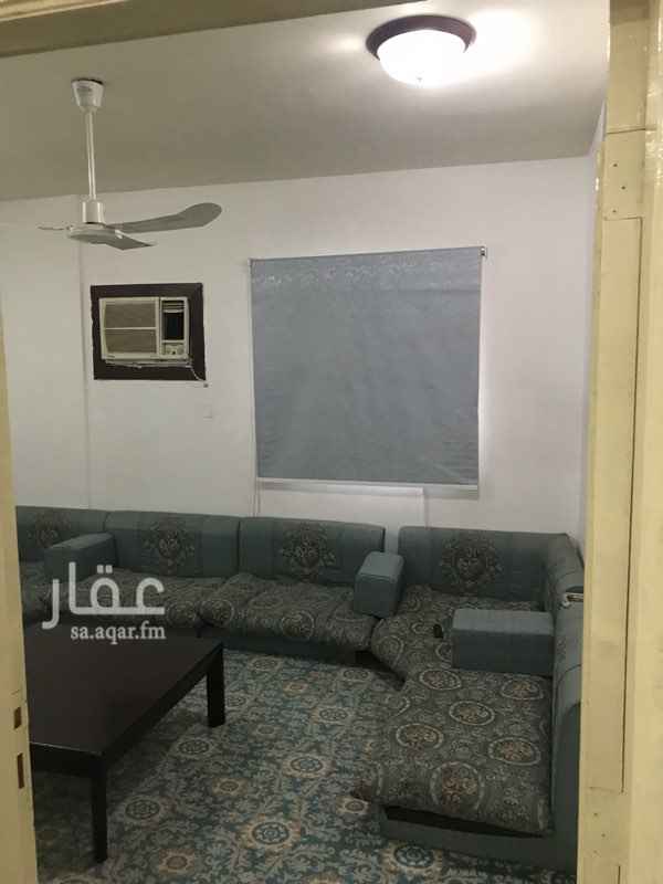 1459713 3 غرف
حمامين
مطبخ
دور٦
مؤثث