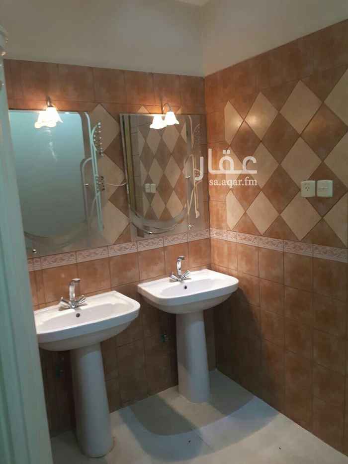 1693996 دور ثاني للايجار في ظهرة لبن الغربي بالقرب من تقاطع شارع عسير مع شارع الشفا والعقار مكون من ٣ غرف نوم و٣ حمامات ومطبخ وصالة كبيرة وغرفة طعام رجال و مجلس رجال و دورة مياه خاصة بمجلس الرجال بالاضافة الى غرفة غسالة ونشاف ويبعد عن الدائري ٥ دقائق.