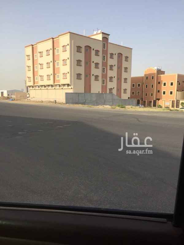 1116426 عمارة تجارية جديدة للاستثمار طويل الامد ، موقع مميز بالقرب من وسط المدينة تتكون من 20 شقة حجم كبير ، سته محلات تجارية ، تقع العمارة على شارعين وممر ، مواقف سيارات ، جميع الخدمات بالقرب من الموقع .
للجادين التواصل واتس اب 0503303377