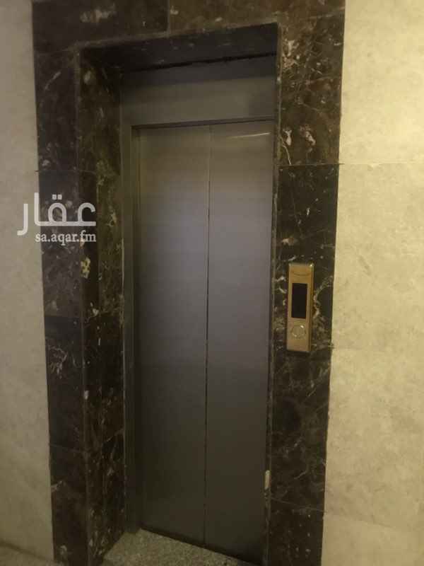 1574136 شقه. مكونه. من٣. غرف وصاله وحمامين. وطبخ. الايجار سنوي القعد سنه الدفع كاش او دفعتين. قريبه من النيابه العامه خلف مزايا طيبه طريق المطار حي العريض