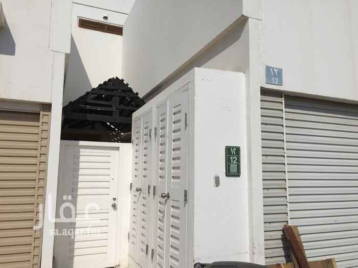 1338858 فيلا ٥ غرف نوم و مطبخ و مجلس و مقلط و الصاله مع حوشين و قراج مع وجود ثلاث مكيفات مركزيه
villa for rent in Yanbu alisiyah
5 Bed Rooms , ketichen , living room, 2 guest rooms, 4 baths,3 Centeral AC