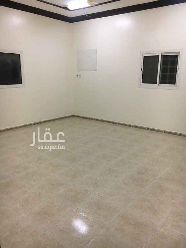 1298125 شقة لإيجار بضاحية الملك فهد قريبة جدا من اسواق الضاحية الشرقية مقابلها مباشرة مسجد الحي
الشقة اربع غرف و مطبخ جاهز و مستودع جاهز
الشقة مجددة و نظيفة جدا