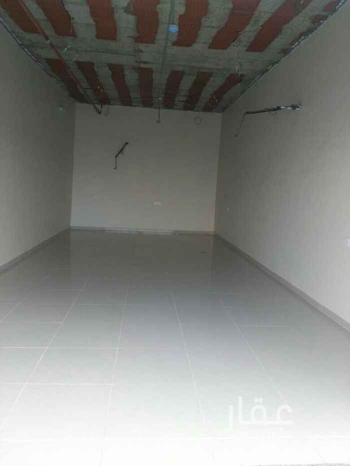 1588733 موقع العماره أول إشارة في العاقول وانتا جاي من المدينه قبل محطة الرشيدي تدخل يمين ثالث عماره على اليسار .العماره فيها ثالثه فتحات كبيره مساحة٤٥متر السعر على ٢٠ ألف ريال .وايضاً يوجد بها محل خاص لصرافة الفلوس وايضاً يوجد بها محل دورين او ميزنين كبير .
وايضاً يوجد في الدور الاول أربعة مكاتب وحمامين وبوفيه صغير ولها مدخل خاص .
وايضاً يوجد بها غرف عذاب لها مدخل خاص .