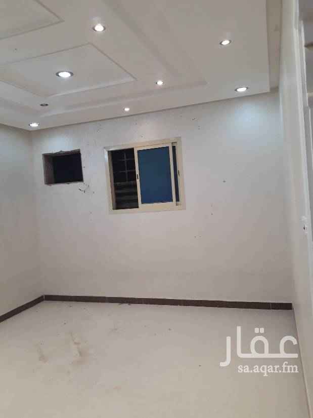 1294063 جميع الخدمات متوفر الموقع خلف (سدره ماركت) وقريب منها مجمع مدارس بنات واولاد الشقه يوجد بها دش جاهز وعداد كهرباء منفصل والماء واصل وتأجير يتوفر بشهر (1350)وثلاث اشهر(3500) الله يرزقنا ويرزق كل مسلم يارب