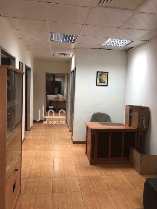 860595 مكتب للتقبيل مساحة 100 متر في مجمع الخليج التجاري
المكتب جاهز ومفروش ومطل على طريق الملك فهد
الاجار 38000 الف المطلوب للتقبيل ٤٥٠٠٠