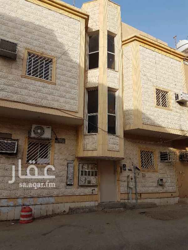 1104361 عمارة للبيع
مكونات العمارة فيها 6 شقق كل شقة فيها
عدد 2 غرفة نوم وعدد 2 حمام ومطبخ وصالة صغيرة بسعر
600 الف ريال. والعداد الكهرباء كل شقة مستقل
