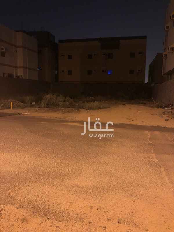1587243 ارض "منبسطة "مساحتها ٥٦٧ متر مربع على شارع عرض ١٥ متر وشارع طوله ٢٧ متر . يوجد لها رخصة انشاء (بناء) منتهية صلاحيته لبناء ثلاثة ادوار ، البيع من المالك مباشرة .