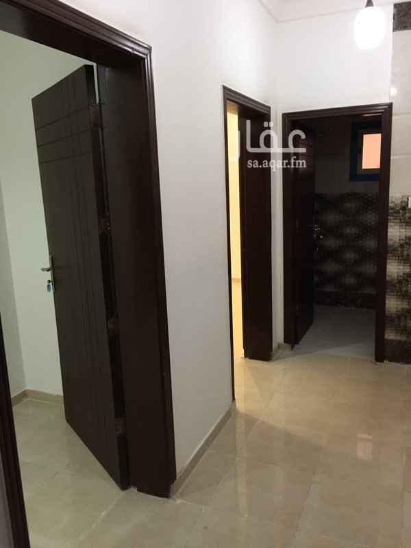 1582971 ثلاث غرف
مدخلين
في الواجهه
قريبة من جامع