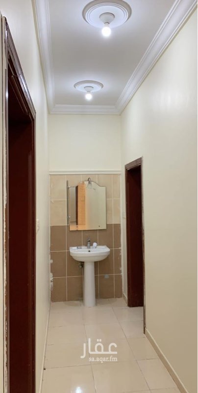 1663660 شقه ثلاث غرف مجدده نظيفه جدا دور ارضي المويه شبكه العداد مشترك مع صاحب العماره غير متواجد يوجد عداد قراءة يحسب استهلاك الشقه
المطلوب عريس او عائله خفيفه