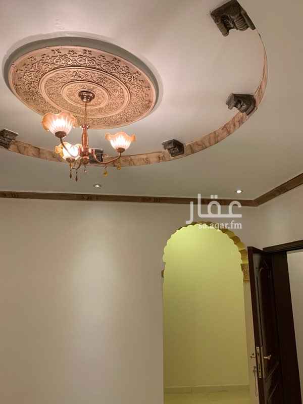 1759018 يوجد شقه اربع غرف حي الاجاويد 2 ( مجدده ) مدخلين ثلاث دورات مياه واسعه وكبيره دور أرضي مويه شبكه عداد مستقل مقابل مسجد قريبه من المدارس والخدمات
المطلوب 21 الف دفعات ميسره