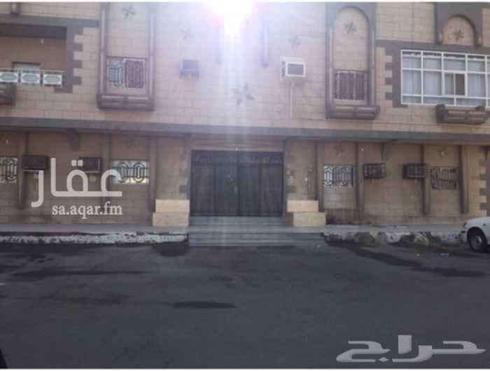 1377439 عمارة للايجار دورين ٤ شقق من ٥ غرف امام ساحة مواقف مساحة ٧٠٠