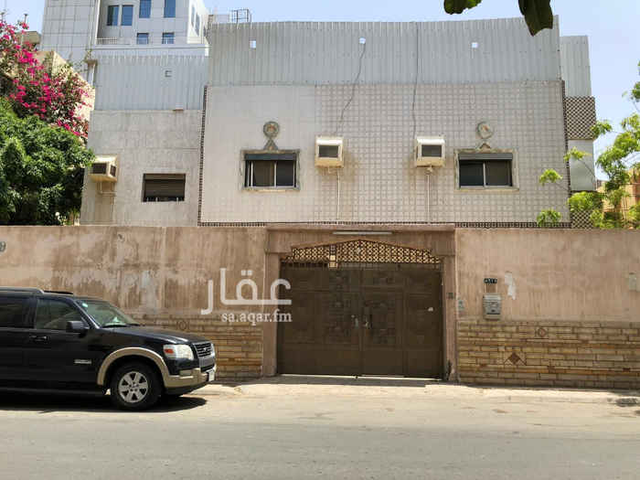 1641837 *للتواصل مع المستأجر مباشرة، يمتنع الوسطاء*
للايجار اوالاستثمار فيلا دورين بحوش. بجوارمسجد الشيبة بحي الفيصلية. موقع متميز وقريب من كافة الخدمات يفصل بينه وبين الشارع الرئيسي الحيوي (ريحانة الجزيرة) فيلاواحدة.
18غرفة
9 حمامات
ملحق سائق
ملحق خادمة
مساحة الارض ٤٨٠متر مربع
للتواصل واتساب فقط ٠٥٦٢٠٠٣٠٧٧