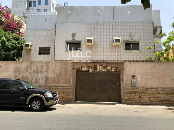 1641928 للبيع او الاستثمار فيلا دورين بحوش بجوار مسجد الشيبة بحي الفيصلية . موقع متميز وقريب من كافة الخدمات، يفصل بينه وبين الشارع الرئيسي الحيوي (ريحانة الجزيرة) فيلا واحدة<
١٨ غرفة
٩ حمامات
ملحق سائق
ملحق خادمة
مساحة الارض ٤٨٠ متر مربع
للتواصل واتساب فقط ٠٥٦٢٠٠٣٠٧٧