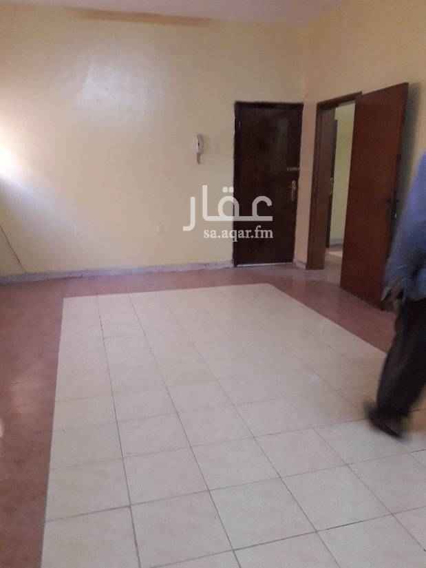 1508342 شقة جيدة بالدور الارضي داخليه مع حوش ...مكان جيد بالقرب من الخدمات و مستشفى الملك فهد التعليمي...ايجار جيد جدا.