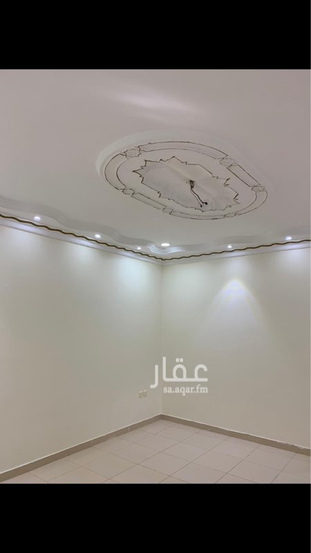 1649836 شقه مدخلين 5 غرف وصالة ومطبخ و 3 حمامات وعداد كهرباء مستقل
الايجار 21000 ريال سنوي او شهري قابل للتفاوض
المسجد يبعد حوالي ٢٥٠ متر
الدور العلوي الاول ويوجد مصعد
الموقع:: خلف قرطاسية صخر بالصالحيه
الاتصال// 0503648862