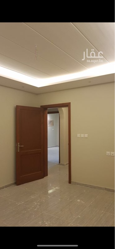 1641753 شقةعوائل عقد سنوي دفعتين الايجار ب23الف
مكونة من(3)غرفة صالة مطبخ وحمامين عمارة جديدة بحي الصفا 8(عيادة)مداخل ومخارج الحي مريحة من كل الجهات تبعد عن المطار 10 دقايق ، المسجد على بعد 100 متر بالقرب منها مدارس بنين وبنات ورضة اطفال الحى هادئ جدا ، وبها المواقف بمظلات يوجد كاميرات مراقبةوالياف بصرية انترنت يوجد دش مركزي وكذالك باب أمان والدخول ببطاقة ممغنطة
