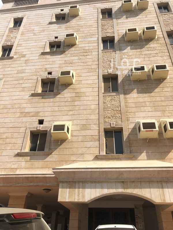 1359124 شقق تتكون من ثلاث غرف ومطبخ امريكي مفتوح ع الصالة مستخدم تقريبا ٤ سنوات مجددة شارعين العمارة
