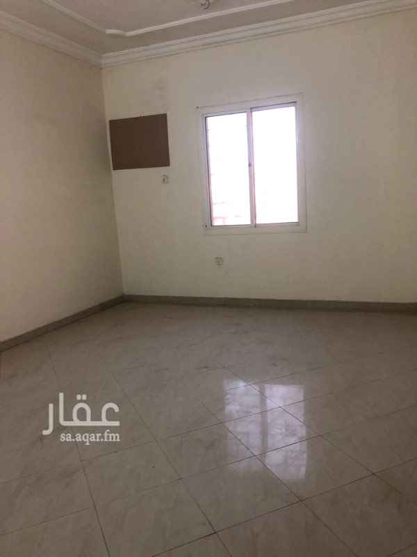 1662384 شقة مدخلين خمس غرف ومطبخ راكب وصالة وحمامين