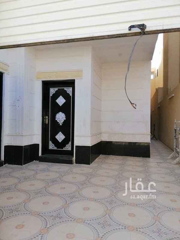 1560496 للايجار فيلا بحي الرمال مخطط الواحه
السعر 35 الف
3300 شهري