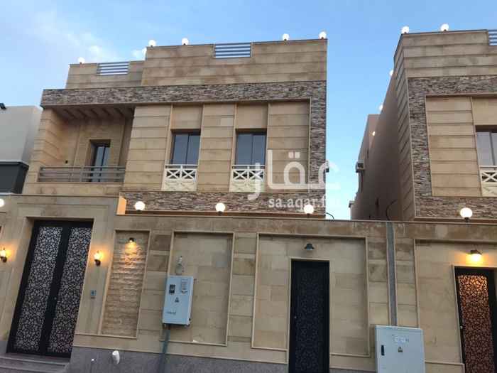 1640230 فيلا دورين وملحق جديدة بمصعد ومسبح تشطيب فاخر
تحت صوالين استقبال رجال ونساء ومطبخ ودورتين مياة بمدخلين
الدور الثاني غرفة نوم رئيسية كبيرة ( ماستر ) وثلاث غرف نوم وصالة ومطبخ سيرفس
الملحق غرفتين نوم مع السطح