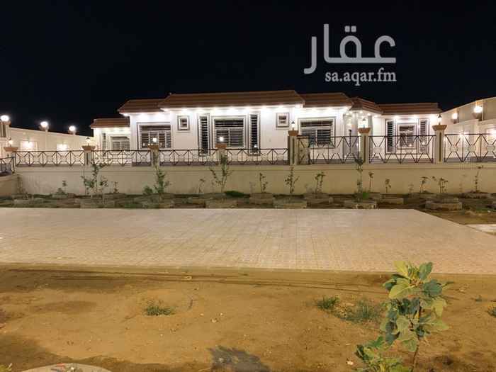 1752737 الاستراحة مميزة وتشطيب راقي وجهات حجر من قسمين رجال ونساء ومؤثثة اثاث راقي والمسبح يتوسط القسمين يمكن استخدامة لكل قسم او بدونه ومجهزة بمطبخ من اخدث الاجهزة بها غرف نوم بحمامات خاصة
تقع خلف الاذاعة بالمحالة جنوب شرق المدينة الرياضية على بعد ١كلم تقريبا من شارع المحالة الرئيسي
