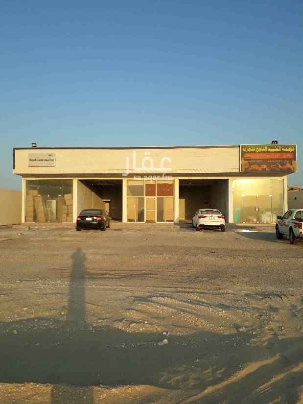 1689501 عماره تجاريه للبيع العزيزيه حي الكوثر مخطط١٢٨ على طريق الخالديه مقابل جامعة الامير محمد بن فهد مكونه من ٥ محلات تجاريه و٦ سويتات من غرفه وصاله وحمام العماره تصريح ٤أدوار ونصف تم بناء دور واحد فقط وعمل جميع الاساسات تحت اشراف هندسي