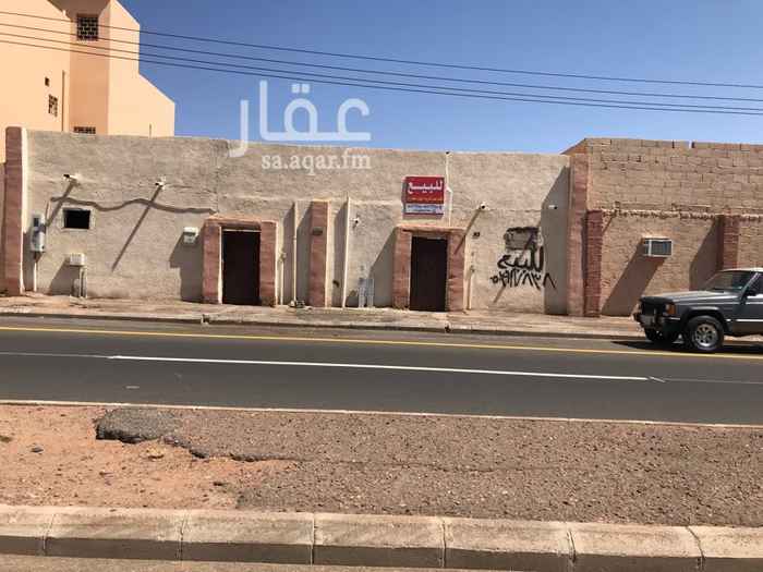 1551564 للبيع بيت شعبي تجاري اتجاه جنوب بحي الباديه للمفاهمة الاتصال على جوال 0503917838 ابو مشاري