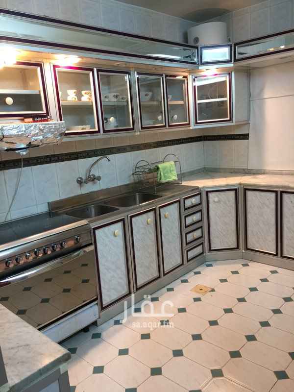 995095 دور مؤثث حوش كبير ومطل على وادي ومناظر طبيعيه ذات بهجه ضواحي ابها باحة ربيعه تبعد عن ابها 30 كيلو شمال غرب على طريق السوده الإيجار يومي شهري ويوجد شقه يمكن اضافتها كملحق للدور عباره عن 2 غرفة نوم 1صالة جلوس 1حمام 1 مطبخ بإيجار مستقل عن الدور جميع الخدمات متوفره في المنطقه