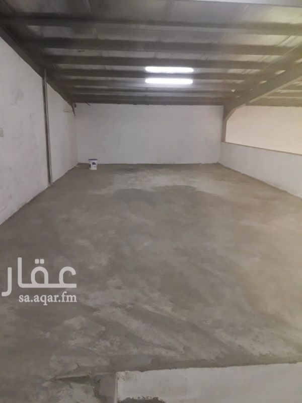 1235037 مستودعات جديده مجهزة بأنظمة السلامه ، 5 فتحات يوجد ميزان أعلي كل مستودع