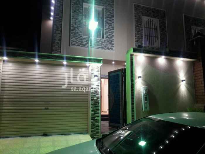 1290064 فيلا دوبلكس جديده بها ديكورات جميله للايجار الشهرى
تتكون من خمس غرف نوم
مجلس رجال ومجلس حريم ومقلط وصاله
مشب ومدخل سياره وغرفة خادمه
وحوش
الموقع اخر شارع الطايف
السعر 35 ألف دفعتين
الاستعلام
0503986512 ابوهانى
مكتب سكن الضاحية العقاري
المساحه 200 م