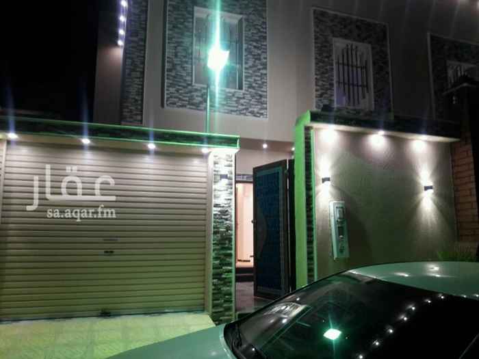 1297437 فيلا دوبلكس جديده بها ديكورات جميله للايجار السنوى
تتكون مجلس رجال ومجلس حريم ومقلط جراش سياره وغرفة خادمه وحوش
خمس غرف نوم خمس دورت مياه
مشب
الموقع اخر شارع الطايف
السعر 30 ألف دفعتين
الاستعلام
0503986512 ابوهانى
مكتب سكن الضاحية العقاري