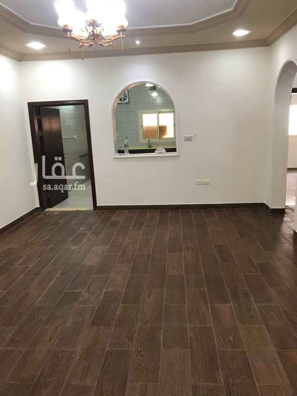 1760257 & اربع غرف +صاله كبيره +صاله صغيره +حمامين +مدخلين +. ويوجد مطبخ + مكيف اسبلت + ماء مجانا + صرف مجانا + غاز مجانا ..
&الموقع : حي السامر 3 قريبه من كبري التحليه..
في شارع رافع بن عمرو ..