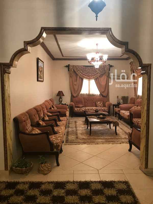 1118586 دور أرضي للإيجار به:
حوش ومدخل للسيارة تكفي سيارتين
مطبخ مؤثث بمكيف شباك خارجي
ملحق خارجي مكيف سبيلت
مخزن خارجي
موقع للغسيل خارجي تمديد غسالتين بكهرب 220
حمام خارجي
صالة بمكيف سبيلت
غرفة أطفال بمكيف شباك
غرفة نوم بمكيف سبيلت
غرفة كبيرة بمكيف سبيلت
مجلس بمكيف سبيلت
حمام رجال بمغاسل ثلاث خارجية
حمام به جاكوزي