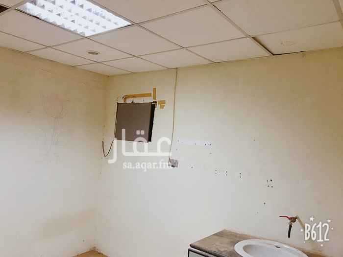 1106369 14 غرفه وحوش للاجار بالنسيم الرياض سنوي
مساحه الحوش 600 متر
للاجار بالكامل حي النسيم شارع ابو الاسود الدولي
عدد الغرف 14 غرفه
5 دورات مياه
ومطبخين
عدادين كهرب
الماء واصل مشترك
المجاري واصله
الموقع ممتاز جميع الخدمات قريبه جدا
مرمم ترميم جديد يصلح سكن للعماله الخاصه بالشركات او المؤسسات الخاصه باللموزين او العزاب الايجار بالكامل
الاجار دفعتين او دفعه واحده
المبلغ المطلوب 45000 قابل للتفاوض
اقبل العقد طويل الاجل
للاستفسار الاتصال على الرقم ادناه من المالك مباشره .
ابو زينب0504193776