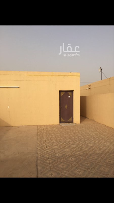 1347744 للايجار السنوي استراحه شباب تتكون من
١-حوش كبير
٢-عدد ٢غرفه كبار
٣- دوره مياه
٤- مطبخ بوفيه
٥- باب كراج للسيارات