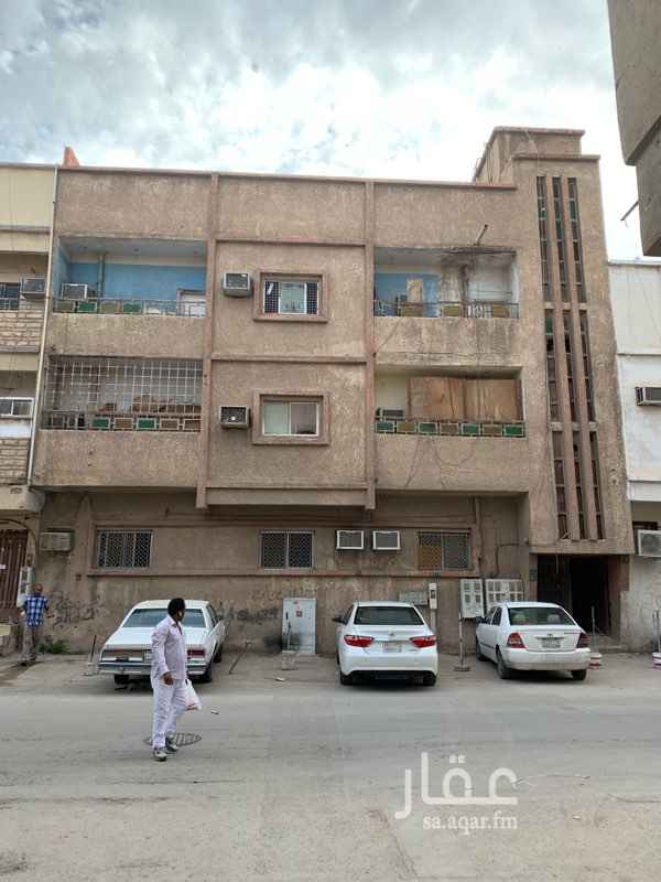 1500996 ثلاث طوابق عدد 6 شقق مؤجره كامل السطح فاضي بكامل المساحة