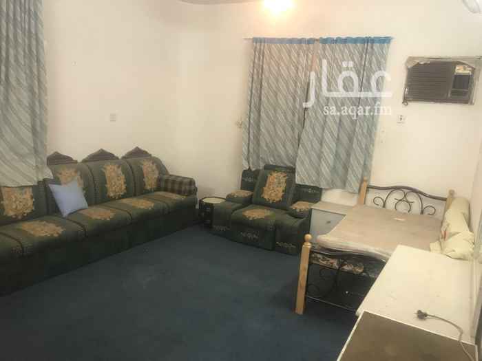 1698995 دور ارضي يتكون من ٥ غرف + ٣ دورات مياه (حمامات) + صاله + ٣ مداخل للدور الارضي + مطبخ