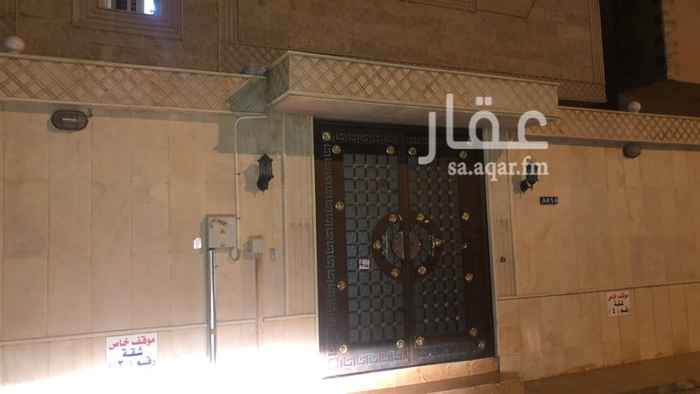 1752085 للايجار ثلاث شقق في عمارة واحدة
الدور الارضي شقتين متقابله من ٤ غرف وصاله وحمامين ومطبخ
الملحق ٤ غرف وصاله ودورتين مياه ومطبخ مع السطح بدون مصعد
الايجار ١٧ الف للشقة. الدفع حسب رغبة المستاجر شهري. سنوي
العقود اكترونيه. ايجار