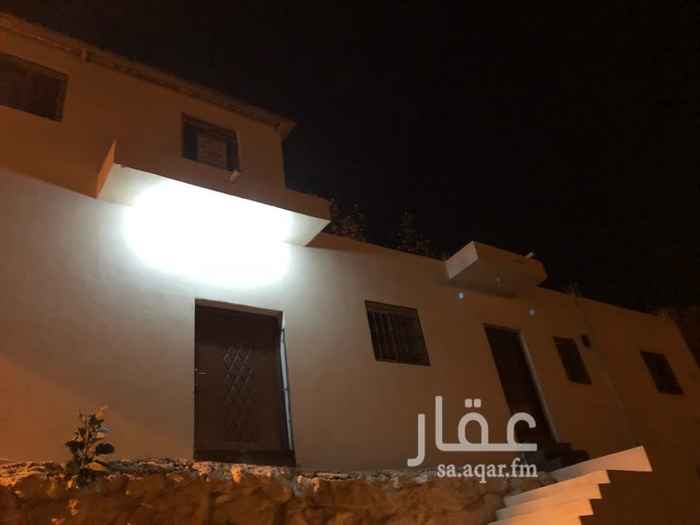 1551817 غرفتين وبوفيه وحمام
يوجد امامها ساحه كبيره وموقعها ممتاز وقريب من جميع الخدمات وهادي
الدفعات شهريه
والعقد سنه