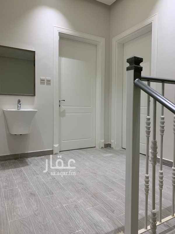 1581452 شقة جديده نيوكلاسك في فيلا مدخل خاص ثلاث غرف ومطبخ و 2 حمام مكيفات راكبه
موقع ممتاز وقريبه من الخدمات
