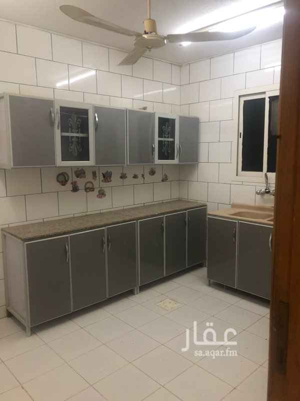 1695565 شقه ٣غرف وصاله ومطبخ وحمامين مطبخ مركب وغاز مركب