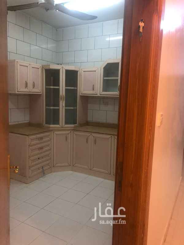 1695578 شقه ٣غرف وصاله ومطبخ وحمامين مطبخ مركب وغاز مركزي