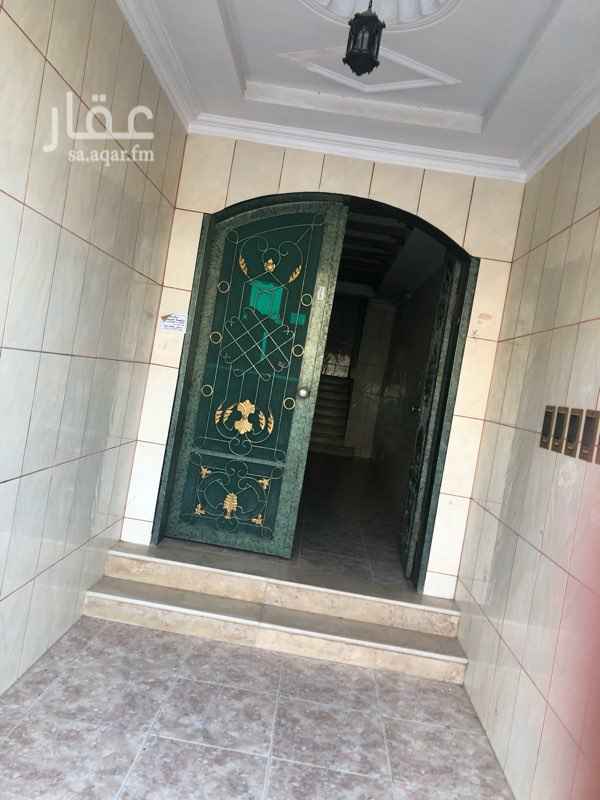 1756531 شقه ٣غرف مطبخ وصاله وحمامين وسطح خاص ومطبخ مركب